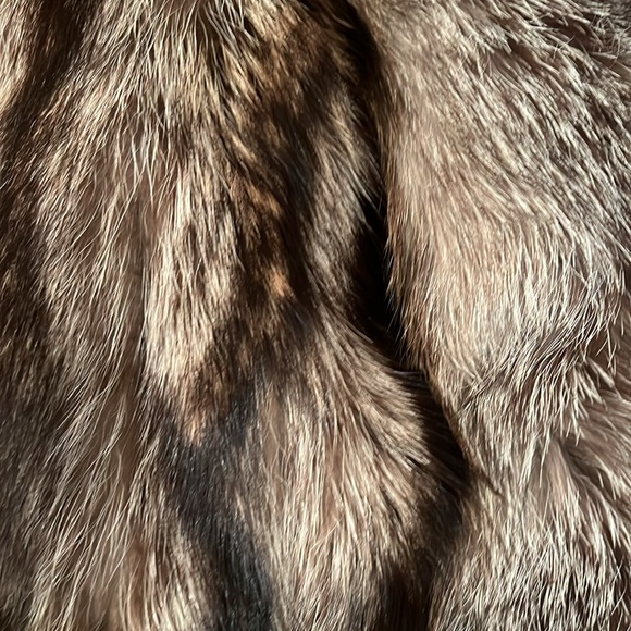 Raccoon fur coat S/M - Picture 9 of 16
